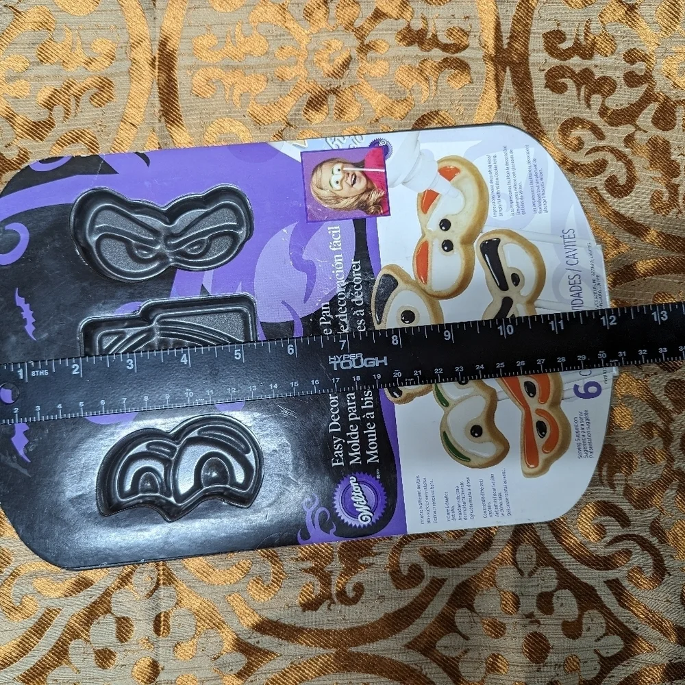 Wilson Googly Eye Cookie Mold Baking‎ Sheet